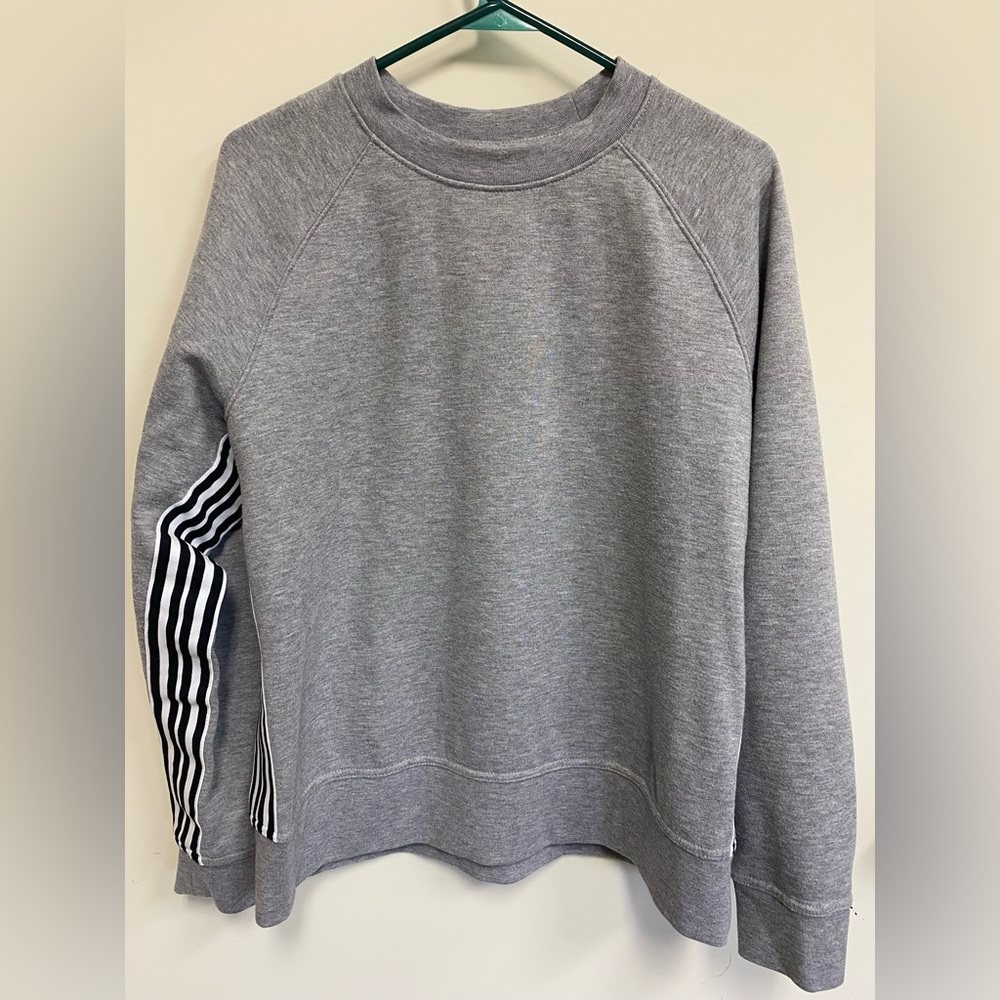 Avia Crew Neck with stripes